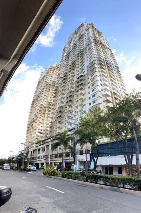 Large Studio Cubao With 2 Beds Manila Exterior photo