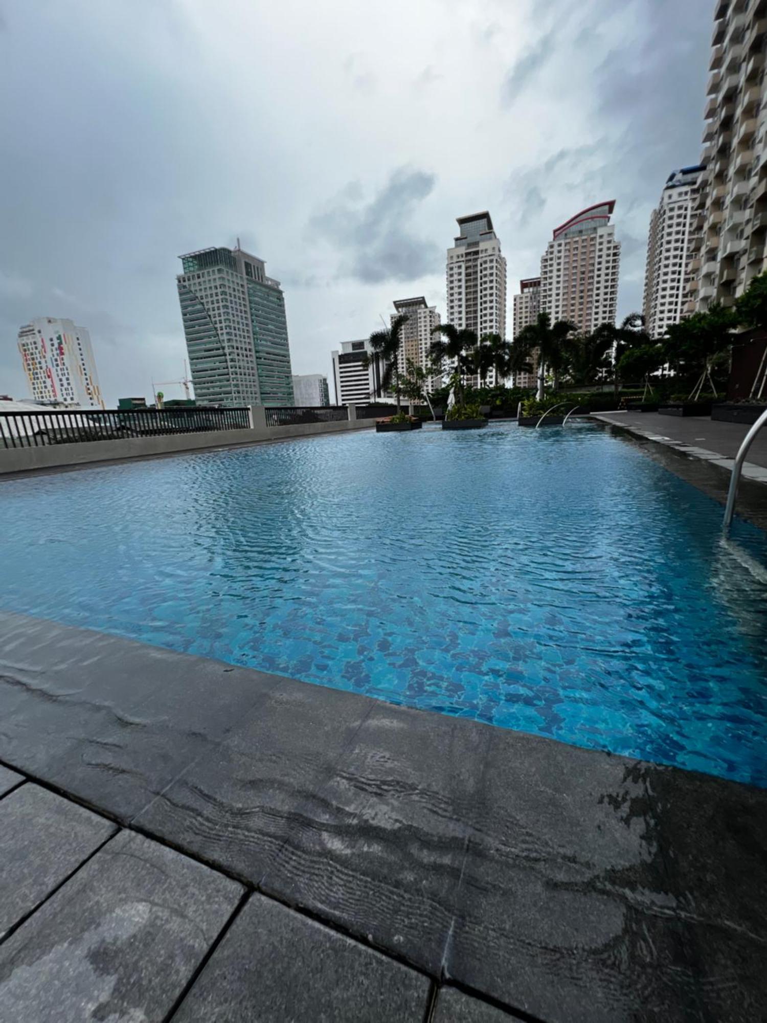 Large Studio Cubao With 2 Beds Manila Exterior photo